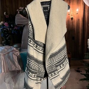 Women's Black and White Patterned Vest